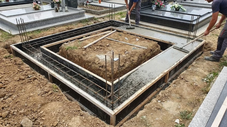 armirovannyj-fundament-pod-pamyatnik